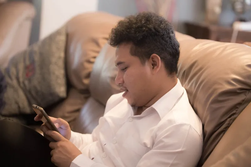 You Both Swiped Right — So Why Does It Feel Like You're Texting a Wall?