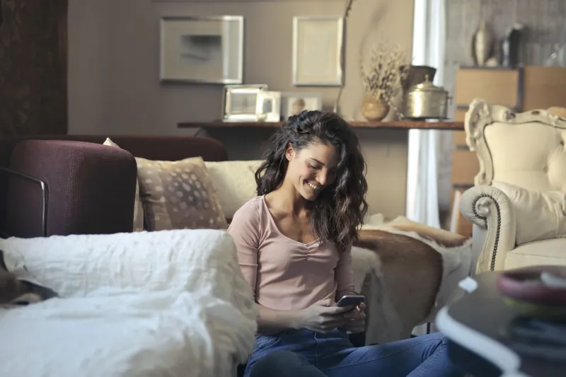 Slow Your Roll: How Taking Your Time to Reply Can Actually Make You More Attractive